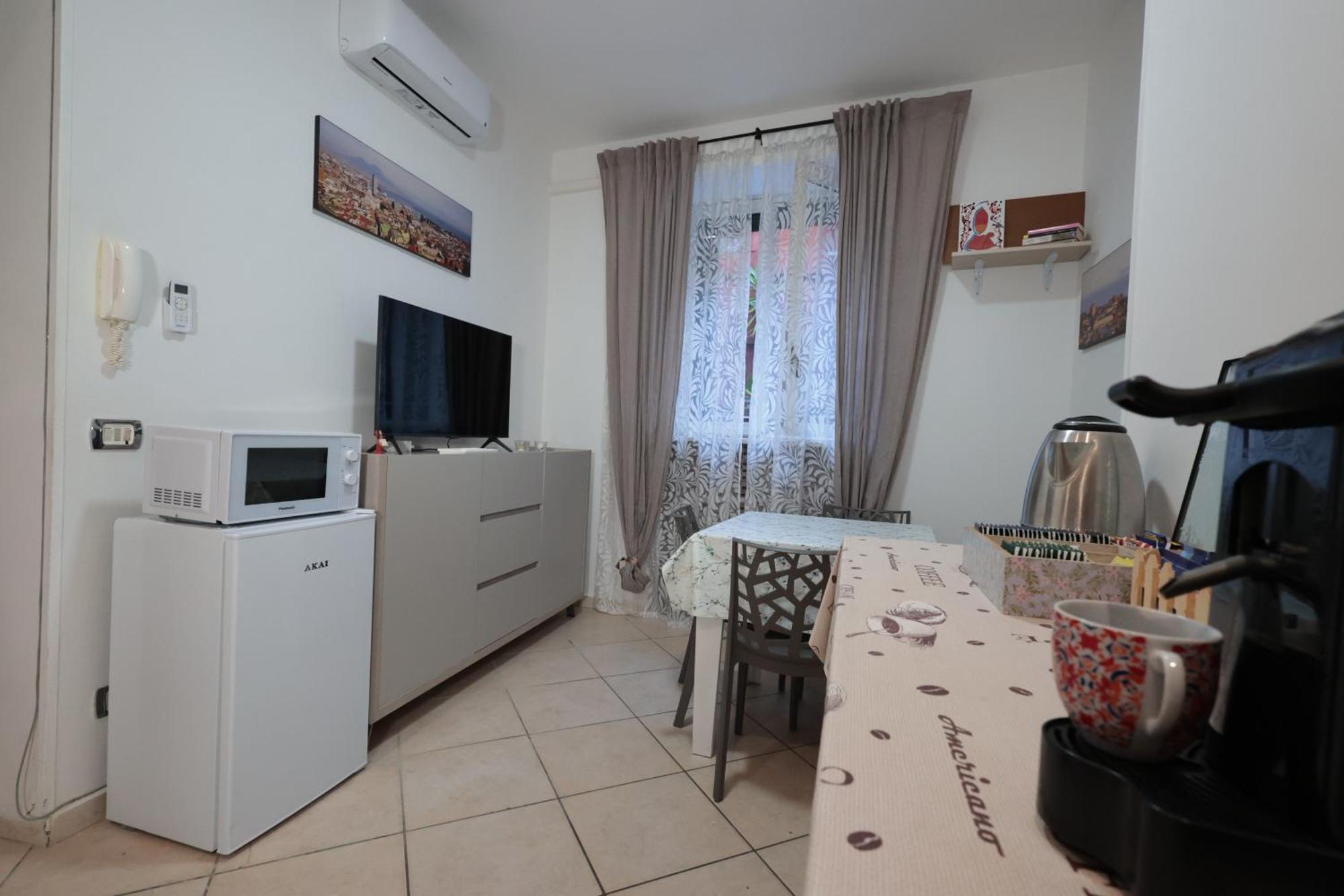 Rosso Locazioni Brevi Naples